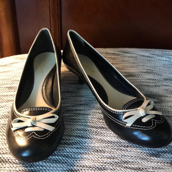 Cole Haan black and cream pumps - Picture 1 of 8